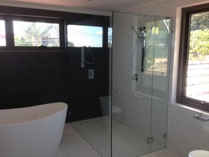 Deluxe Glass Pic 2 - Frame less Shower Screen with Hinged Door