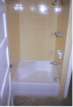 Amazing Tub & Tile Resurfacing Pic 3 - before 2