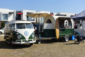 Jarrod's Shakes 'n' Snags Pic 3 - The food truck