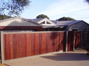 Southern Peninsula Garage Doors, Gates & Automation Pic 2