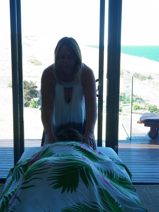 Massage on the move Pic 1