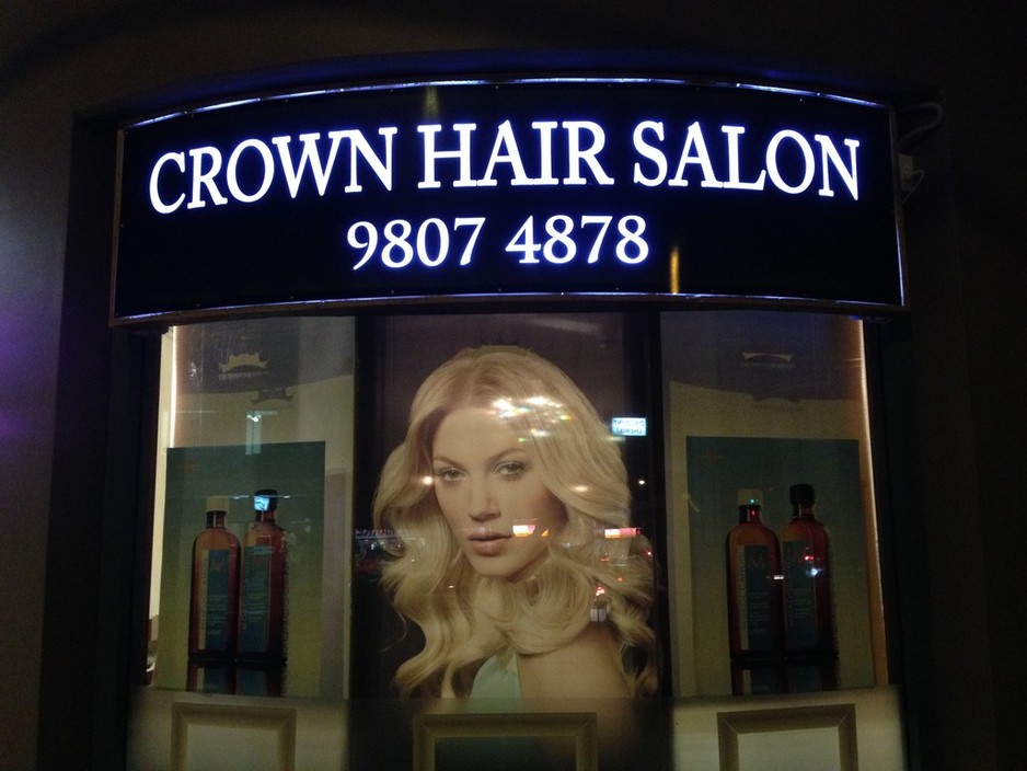 Crown Hair Salon WR Pic 1