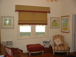 Classical Drops Pic 5 - Roman blind and Pelmet in classic decor