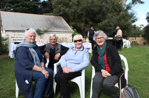 Barb Martin Bushbank, Indigenous Community Nursery Pic 3 - Volunteers