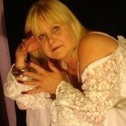 Dee Psychic Tarot Reader Pic 2 - Add a caption