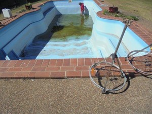 Forensic Engineers Pic 5 - Damaged swimming pools