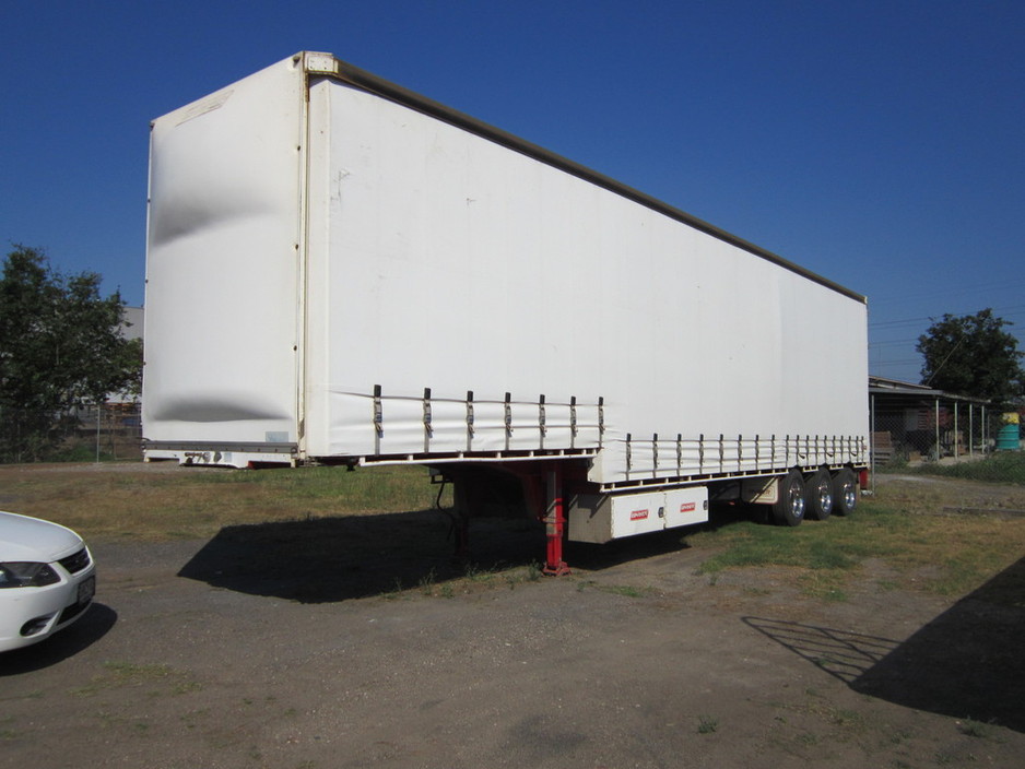 Semi Trailer Rentals (Qld) Pic 1 - RT rated tautliner