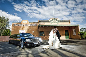 Chauffeur Drive Melbourne Gippsland Pic 5 - Chrysler Limo Wedding