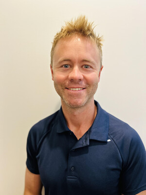 Livfit Physio Kew Pic 3 - Our Director and Senior Physio Simon Holt