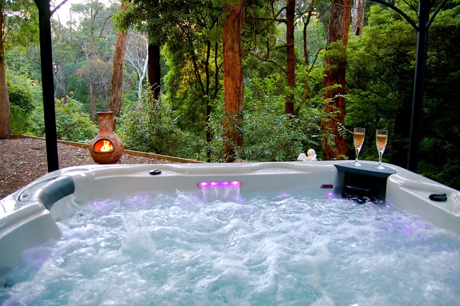 Mount Evelyn Retreat Pic 1 - Luxury Spa Retreat Dandenong Ranges