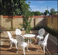 Country Gardens Motel Pic 5 - Outdoor seating