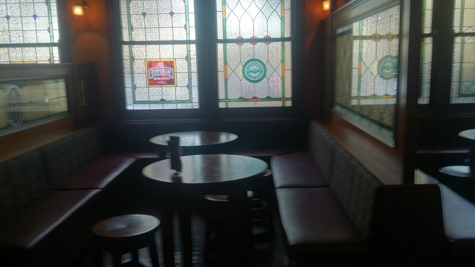 Slug 'N' Lettuce Pic 1 - One of the booths