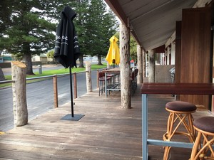 Port Victoria Hotel Motel Pic 2 - Outdoor dining area with sea view