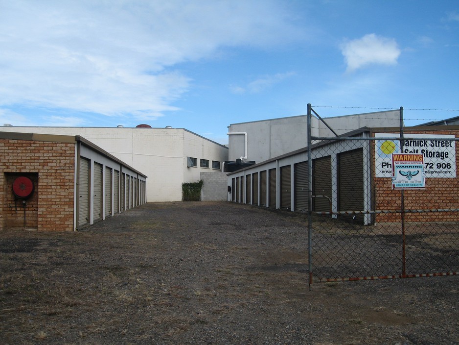 Self Storage-Darnick Street Underwood Pic 1