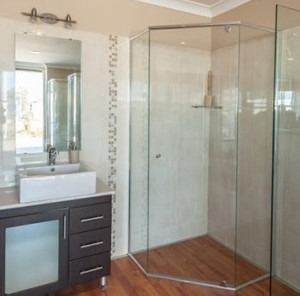 JBL Shower Screens Pic 4 - Semiframeless shower screen