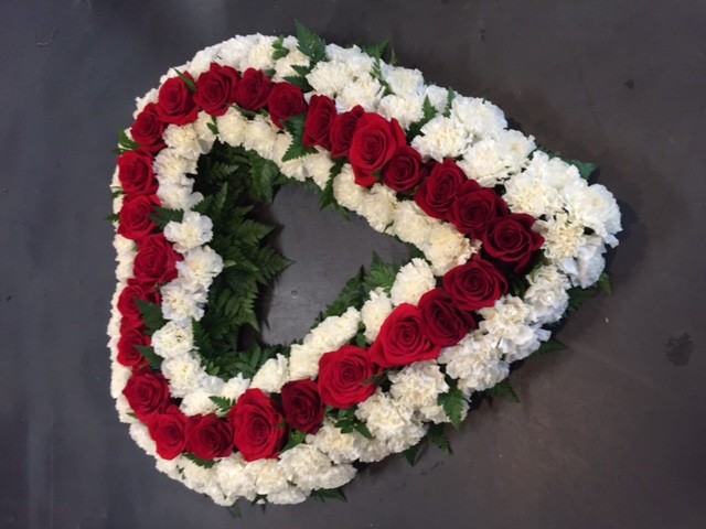 Angel Flowers Pic 1 - wreath roses and carnations