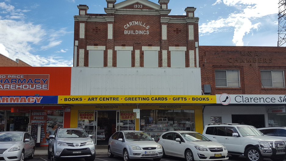 The Book Warehouse Grafton Pic 1