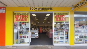 The Book Warehouse Grafton Pic 3