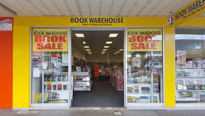 The Book Warehouse Grafton Pic 4