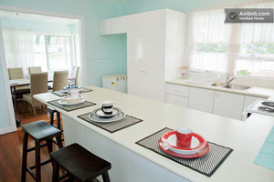 Accommodation on Oxley Pic 2 - Kitchen