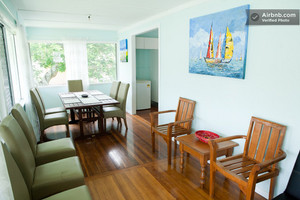 Accommodation on Oxley Pic 4 - LoungeLiving