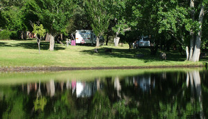 Grampians Paradise Camping And Caravan Parkland Pic 3 - Powered Lakeside Sites at Grampians Paradise Camping and Caravan Parkland