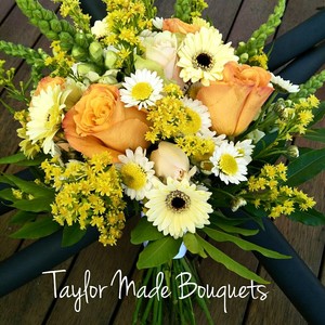 Taylor Made Bouquets Pic 4