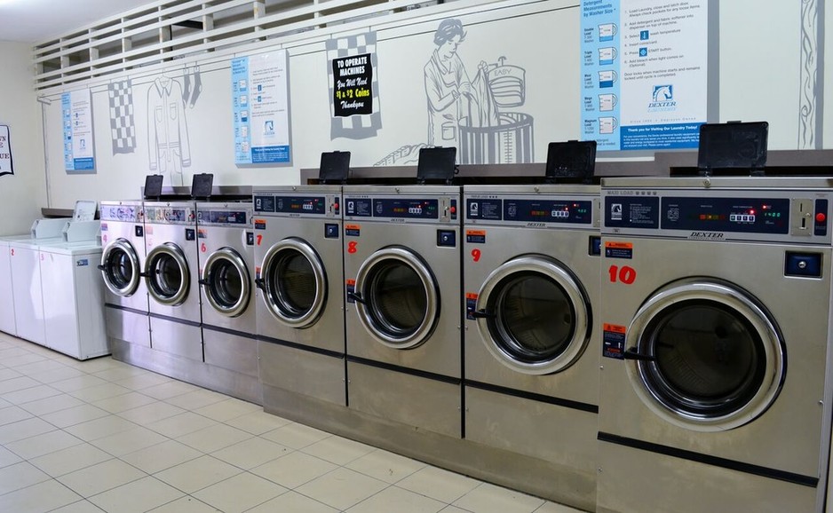 Eagleby Laundromat Pic 1 - 8kg 18kg Washing machines