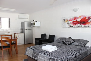 Townsville Holiday Apartments Pic 2 - Studio 80 Mitchell Street