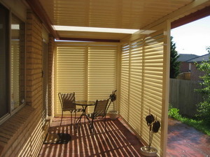 Cumbo's Custom Fabrications Pty Ltd Pic 3 - Louvres