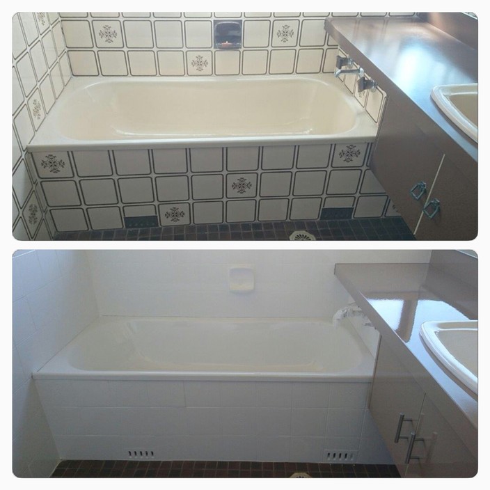 Bathroom Werx Illawarra Pic 1 - Before After reenamel of bathtub wall tiles and vanity