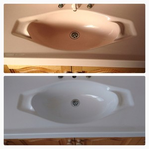 Bathroom Werx Illawarra Pic 3 - Before After reenamel of vanity top