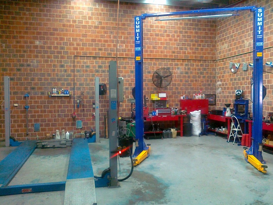 Anthony Automotives Erina Pic 1 - Clean modern workshop