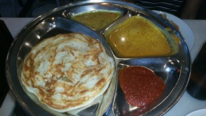 PappaRich Pic 5 - Roti Canai with vegetarian curry