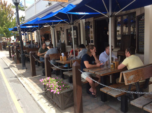 The Hahndorf Inn Hotel Pic 2 - Excellent alfresco area