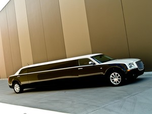 Silver Service Limousines Pic 4 - 2 tone chrysler