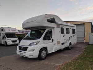 Cruisin Motorhomes Pic 4