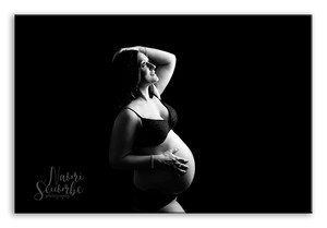 Naomi Seccombe Photography Pic 3 - Gippsland Maternity Bump Photographer Newborough