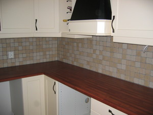 OUTSIDE THE SQUARE TILING Pic 4 - broken tile effect splashback