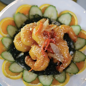 Loong Fong Seafood Restaurant Pic 4 - Honey Prawns Loong Fong Restaurant Rydges Darwin Airport Hotel