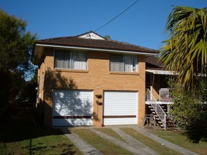 Allan Tierney Constructions Pic 3 - Before Front extension to Arana Hills residence