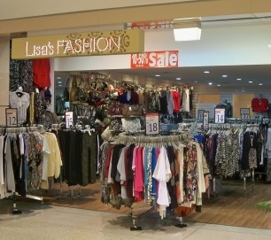 Lisa's Fashion Pic 1 - Store Front