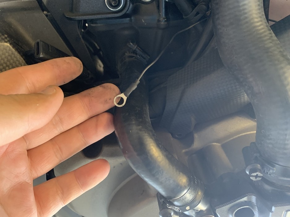 Sydney City Motorcycles Pic 1 - Disconnect wire they didnt state where they did it