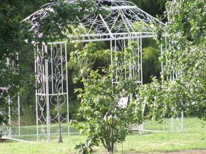 Highfield Estate Pic 3 - Gazebo by the pond