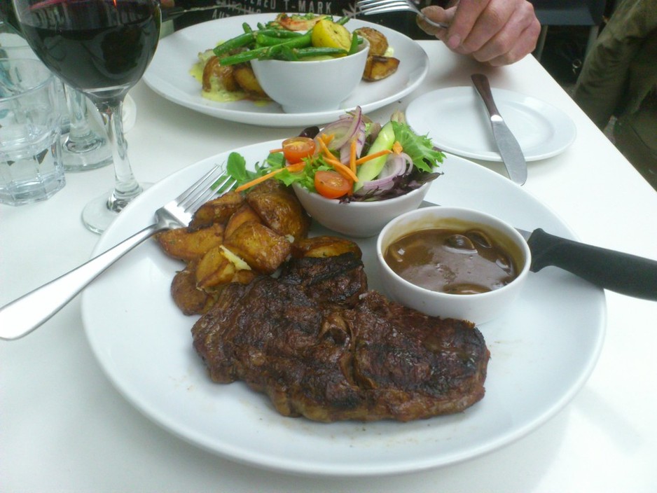 The Wharf Pic 1 - Porterhouse withe mushroom gravy