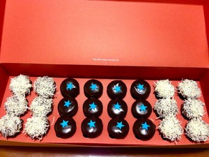 Sweet Cupcakes Pic 2 - Sweet Box of Mini Cupcakes