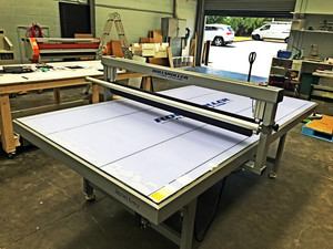 Signova Print & Sign Pic 4 - Rollsroller flatbed applicator