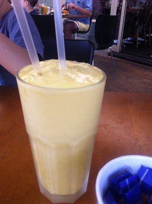 Noosa Nosherie Pic 3 - mango smoothie