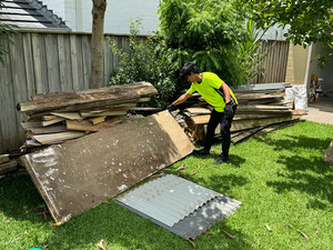 Rubbish Rocket Pic 4 - Rubbish Rocket team member collecting timber and construction refuse in Stanhope Gardens NSW