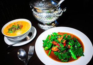 Saab Wer Thai Esan Pic 3 - Red Duck Curry and Kana Moo Grob